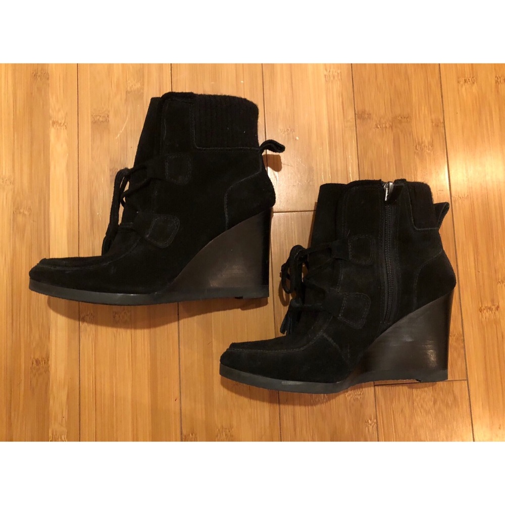 ♠️ Franco Sarto Westerly Suede Wedge Bootie ♠️